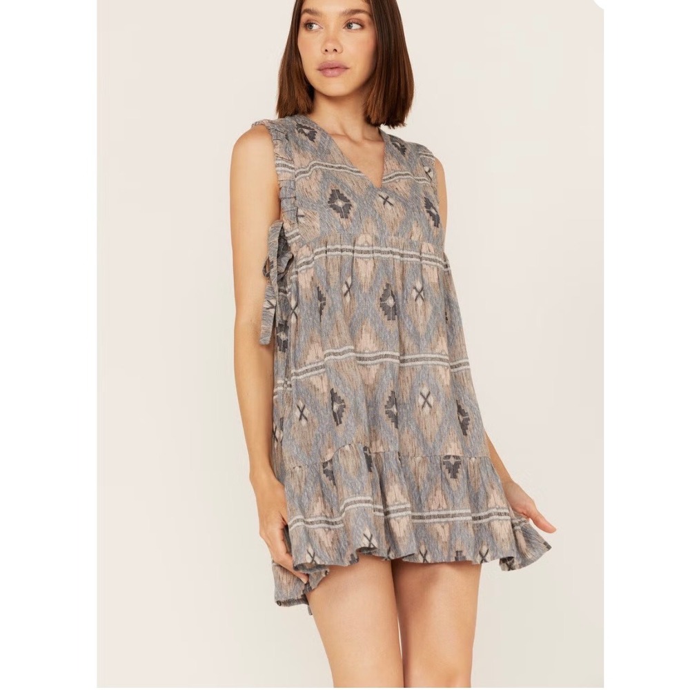 Cleo + Wolf Babydoll Southwest Aztec western open back tiered dress festival Sm